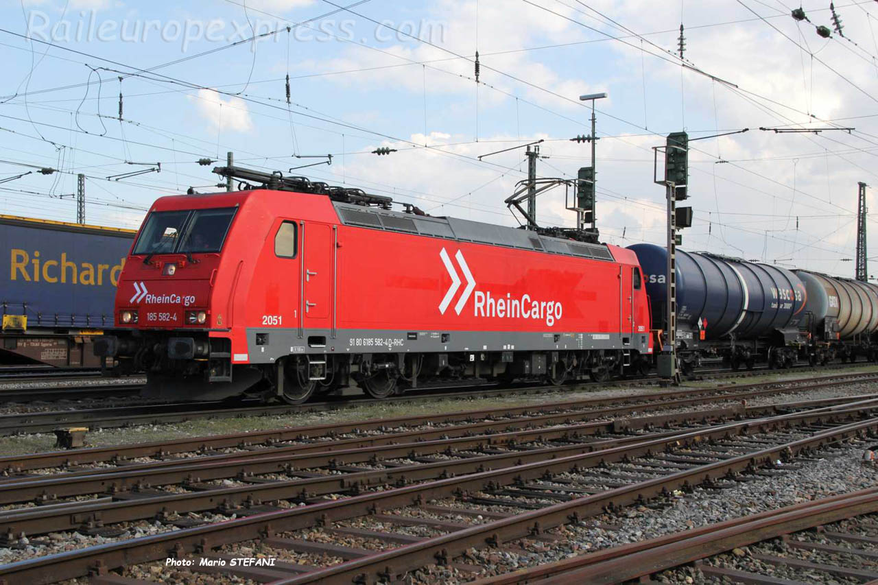185 582-4 Rhein Cargo à Basel (CH)