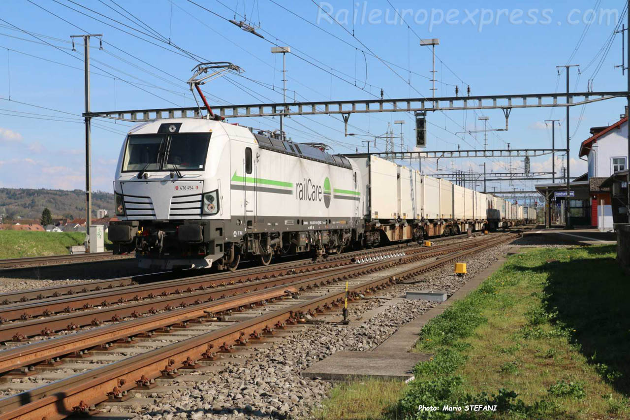 476 454 Railcare à Hendschiken (CH)