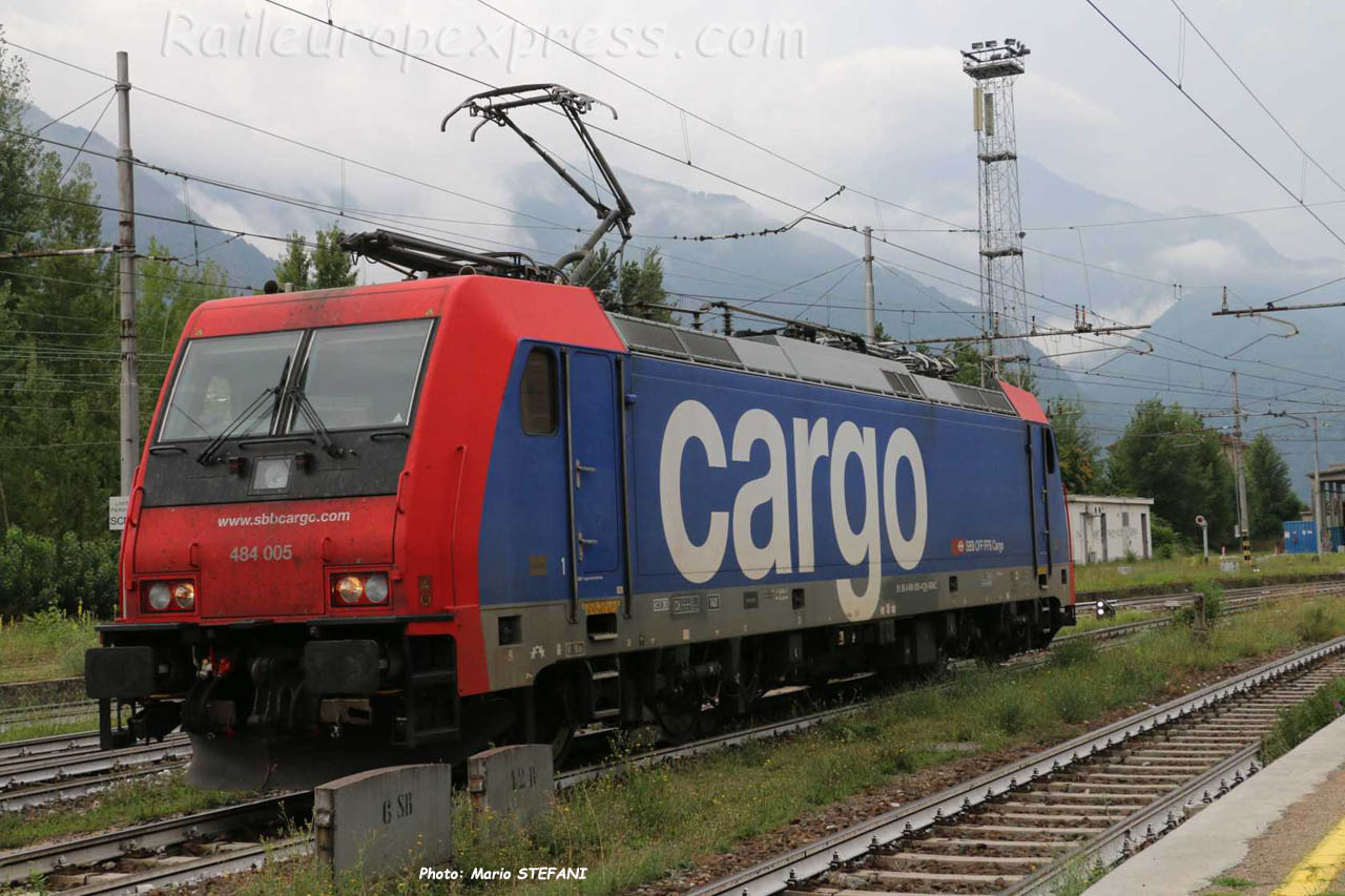 484 005 CFF à Domodossola (I)