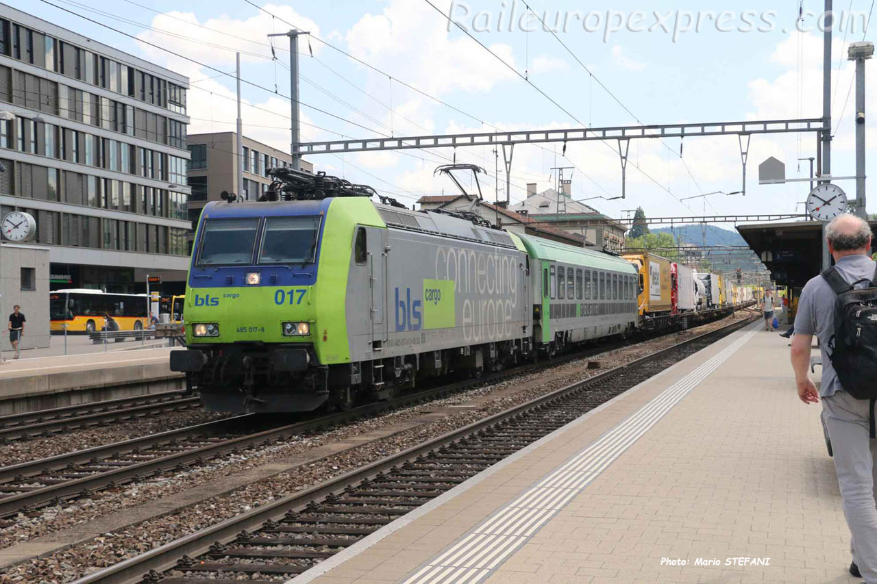 485 017-8 BLS à Liestal (CH)