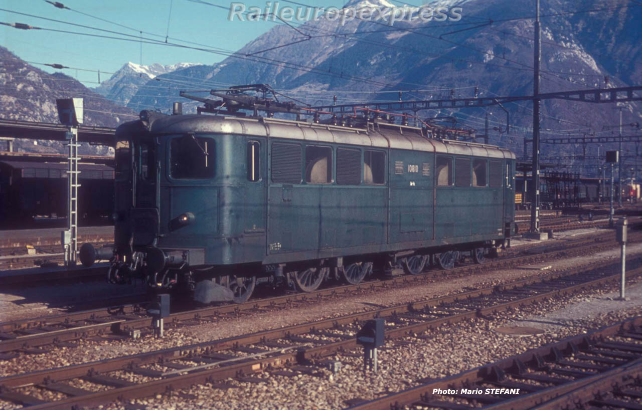 Ae 4/6 10810 CFF à Bellinzona (CH)