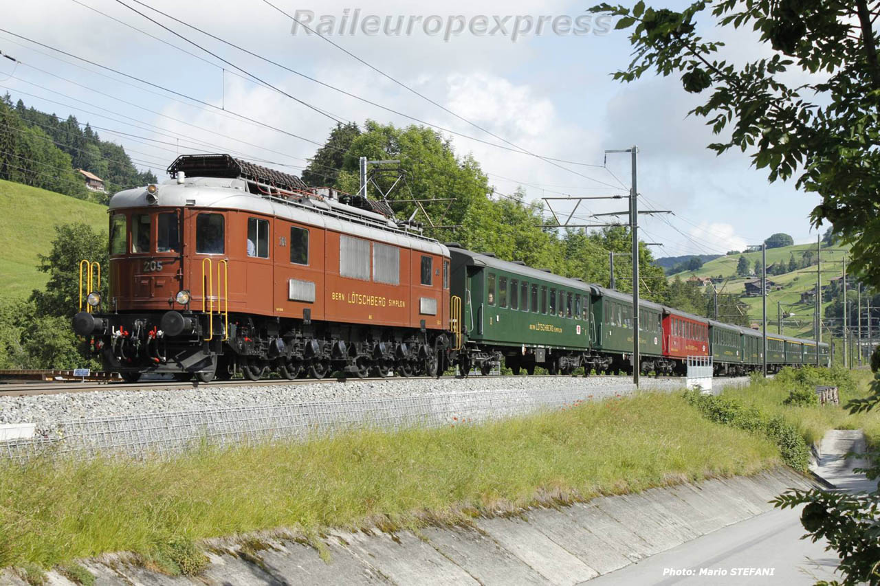 Ae 6/8 205 BLS à Müllenen (CH)