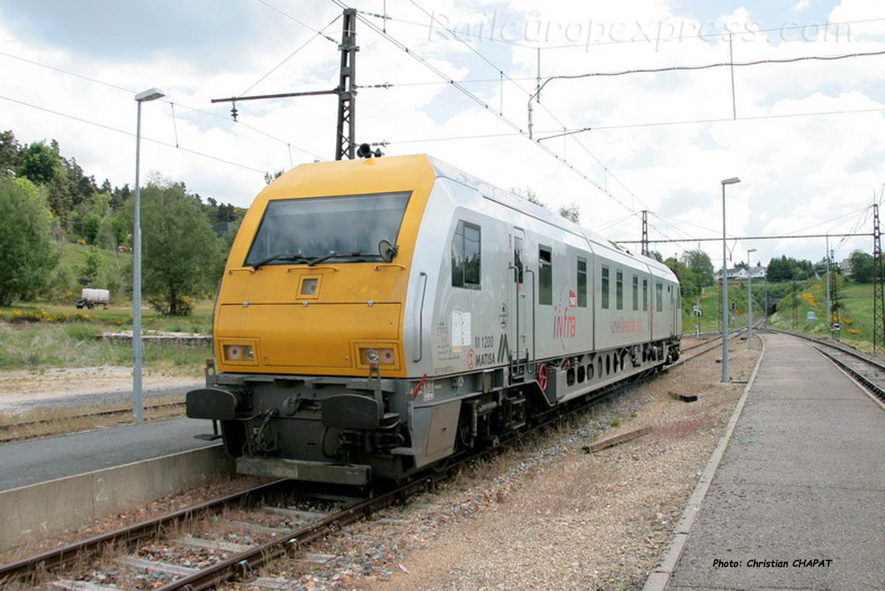 Automoteur V6 SNCF à Aumont-Aubrac(F-48)