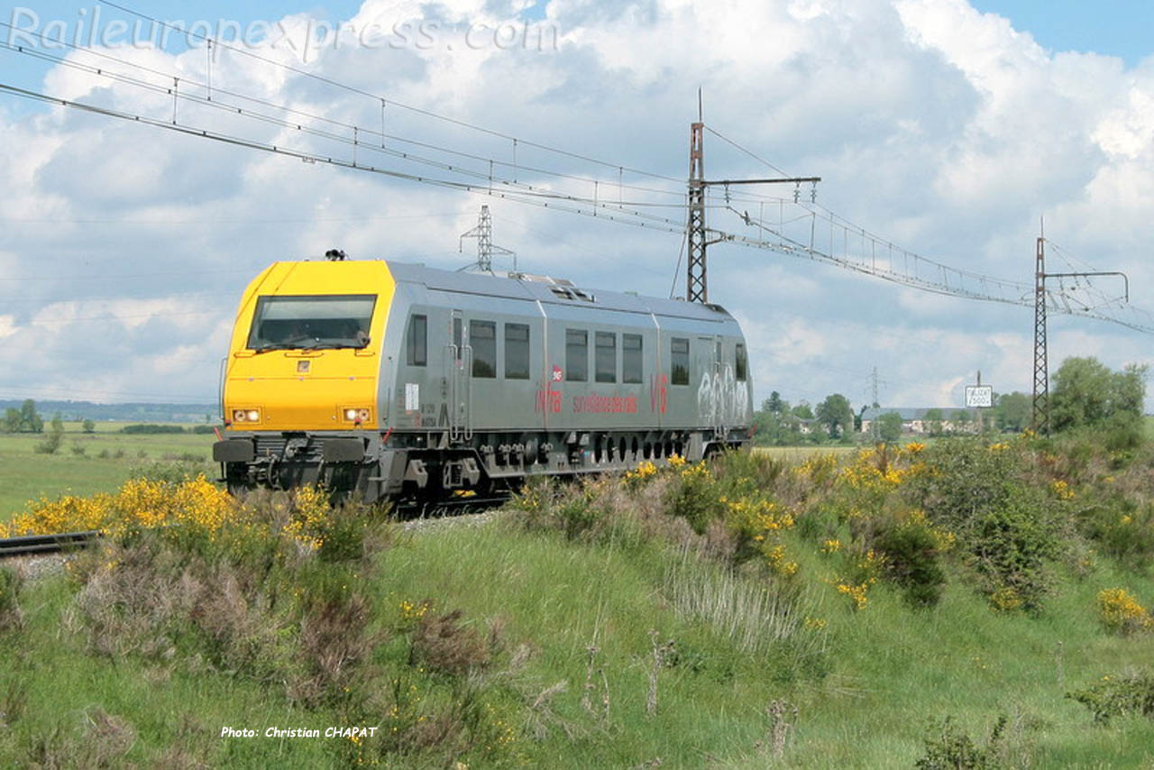 Autorail de surveillance des voies V6 SNCF à Talizat (F-15)