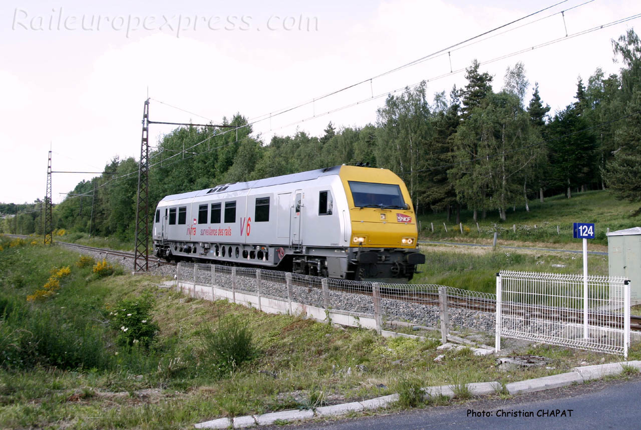 Autorail V6 d'auscultation des voies à Arcomie (F-48)