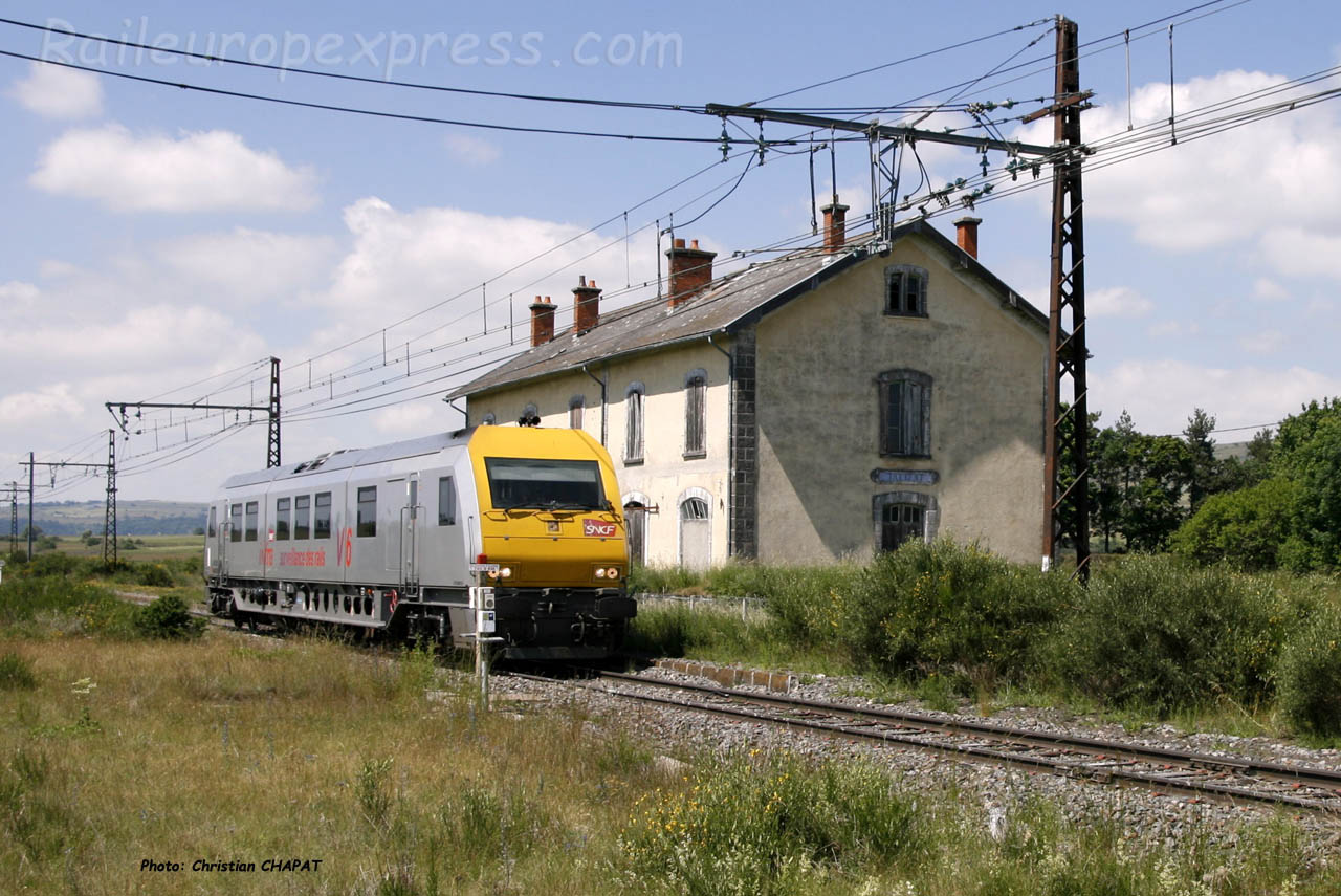 Autorail V6 SNCF d'auscultation à Talizat (F-15)