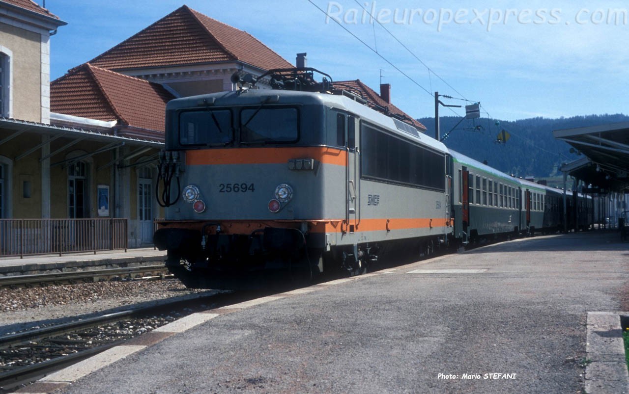 BB 25694 SNCF à Pontarlier (F-25) 