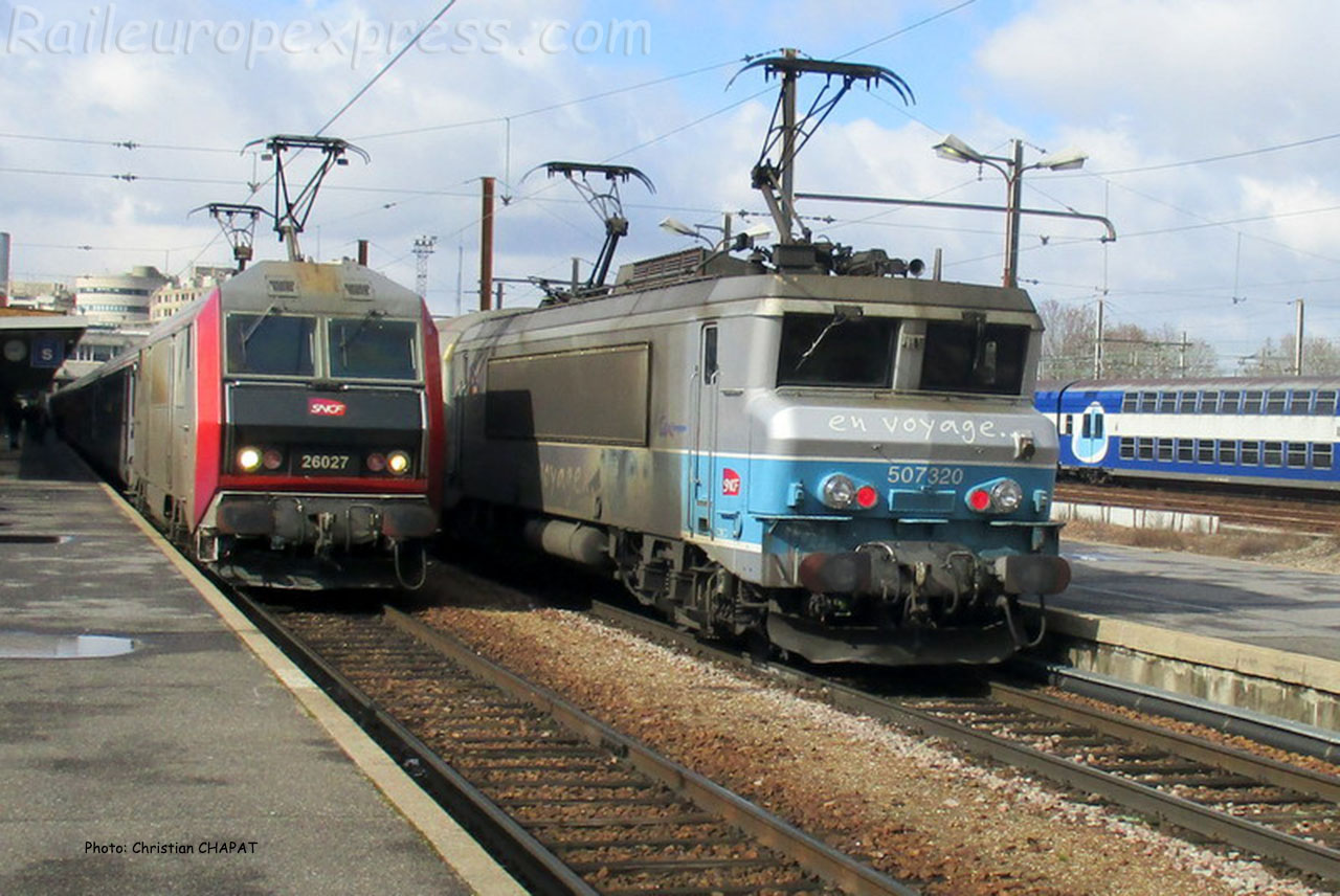 BB 26027 et 7320 SNCF à Paris-Bercy (F-75)