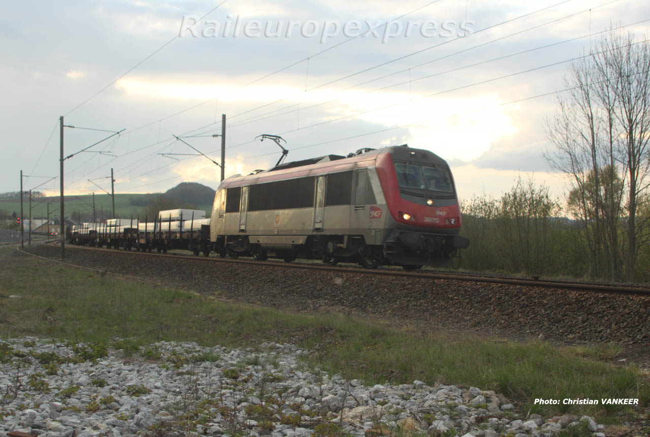 BB 36023 à Pont Maugis