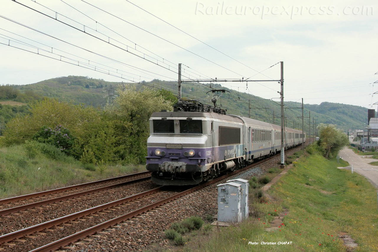 BB 7200 SNCF à Laveyron (F-26)