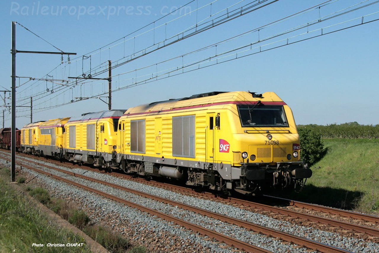 BB 75098 SNCF à Laveyron (F-26)