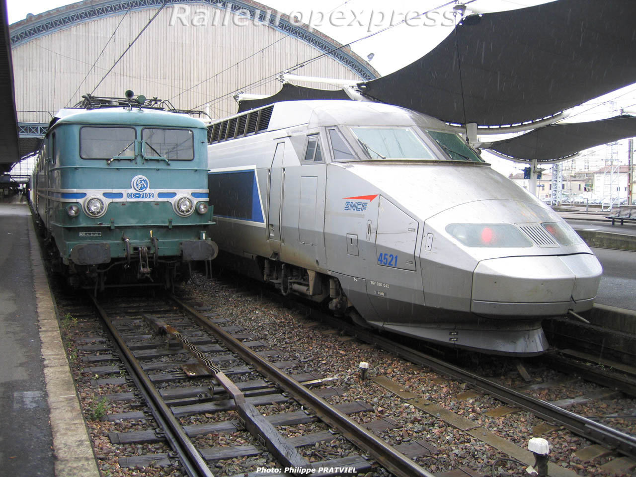 CC 7102 et TGV 4521 à Bordeaux St Jean