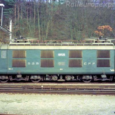 Re 4/4 I 10025 CFF à Koblenz (CH)