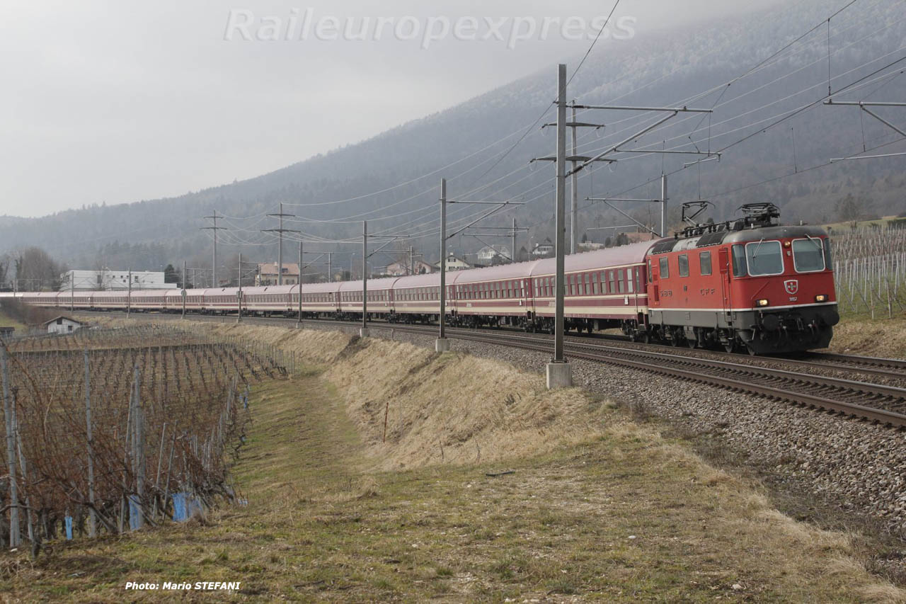 CFF Re 4/4 II 11157 à Boudry