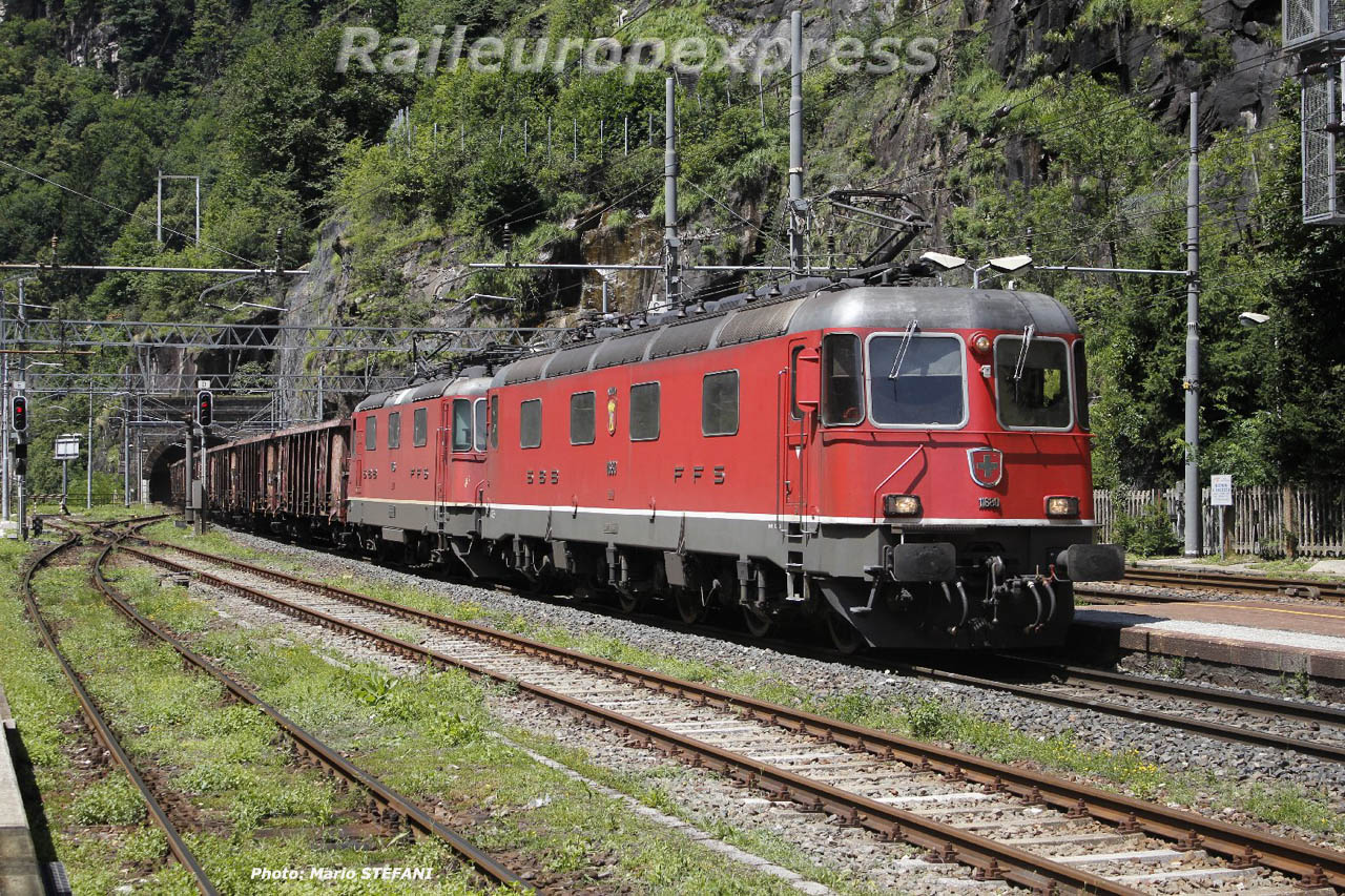 CFF Re 6/6 11680 à Iselle