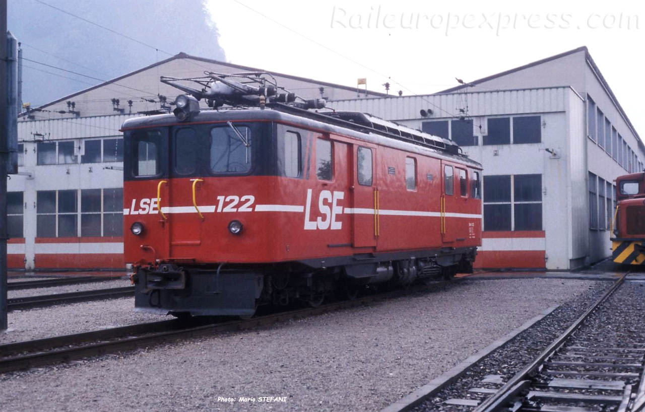 Deh 4/6 122 LSE à Stansstad (CH)