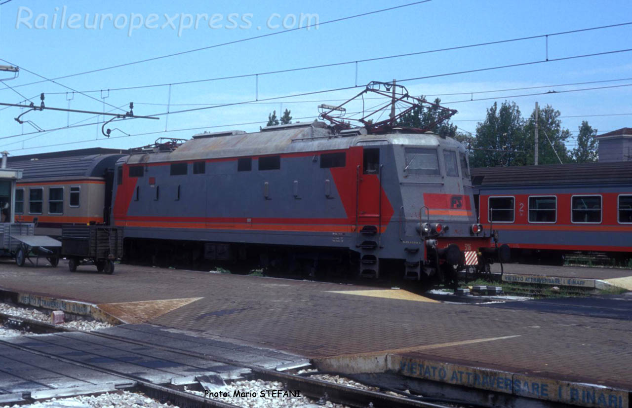 E 424 316 FS à Rimini (I)