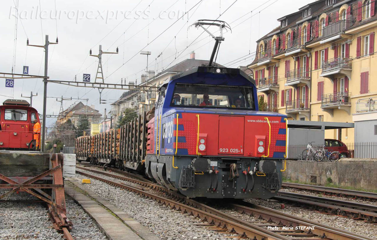 Eem 923 025-1 CFF à Neuchâtel (CH)