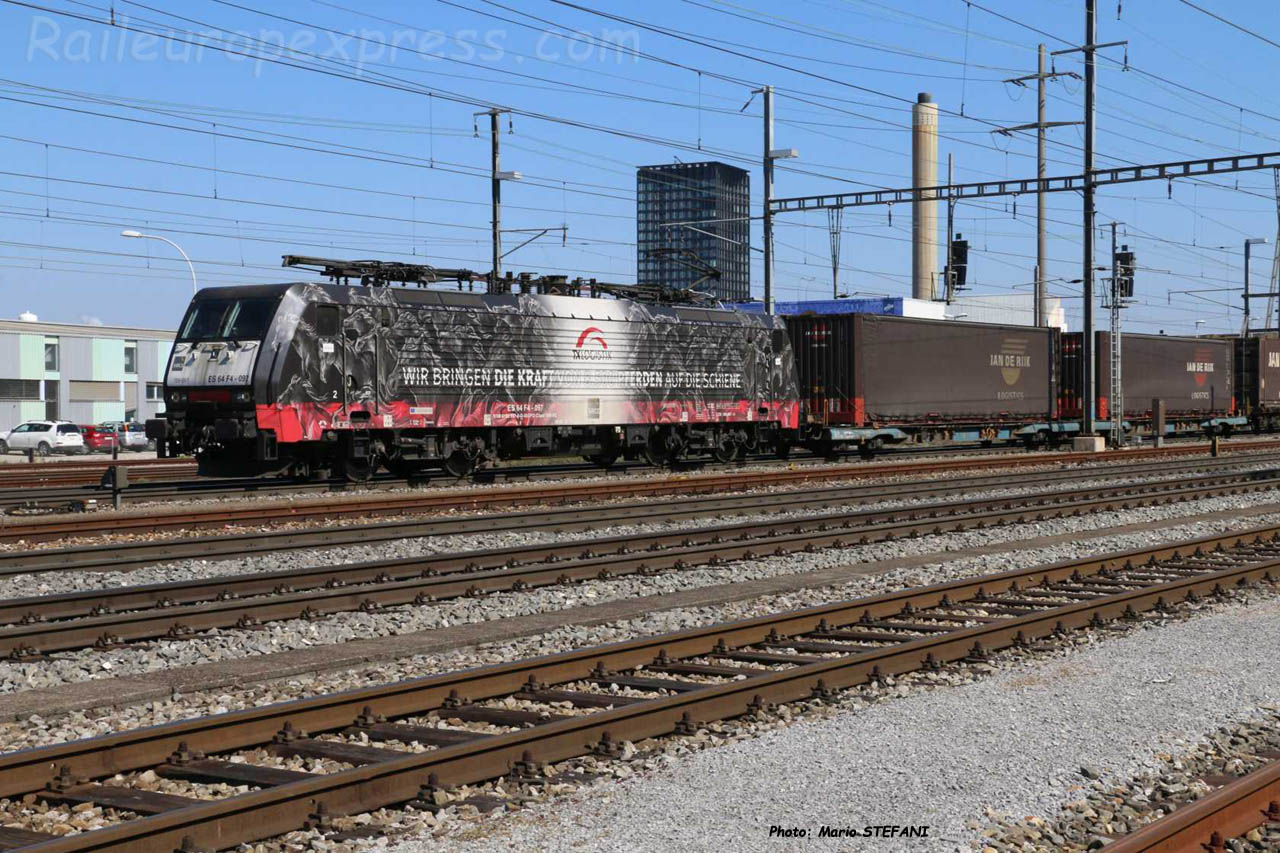 ES64 F4 097 MRCE à Pratteln (CH)