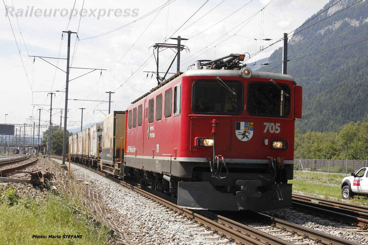 Ge 6/6 II 705 RhB à Felsberg (CH)