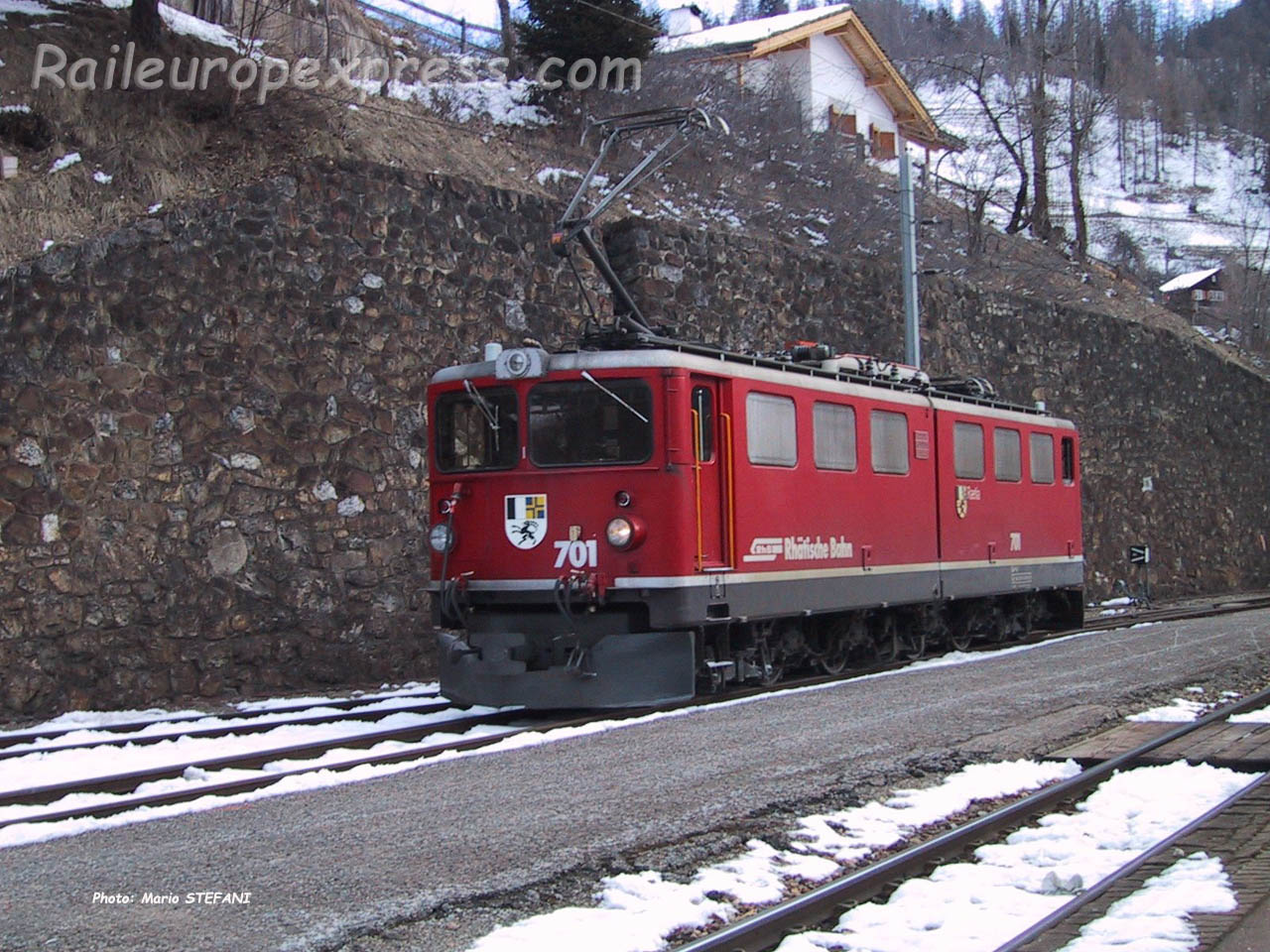 Ge 6/6 701 RhB à Filisur (CH)