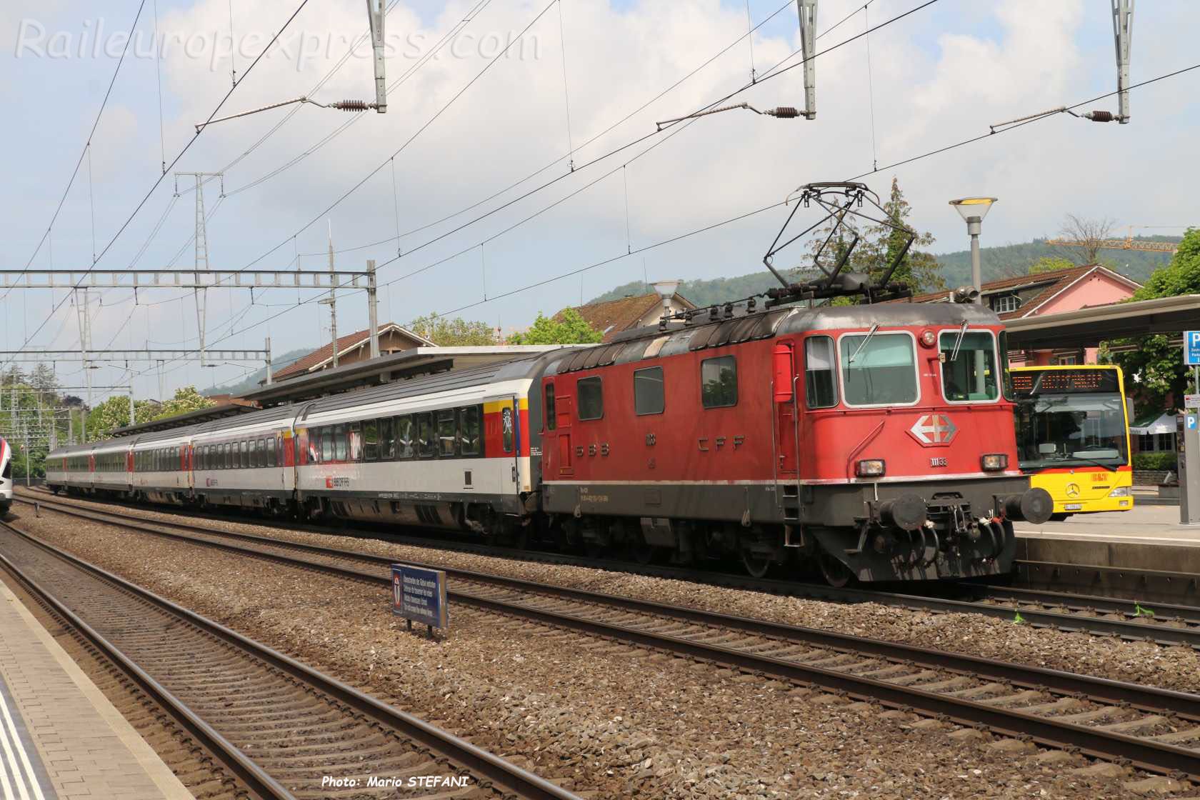 Re 4/4 II 11133 CFF à Sissach (CH)