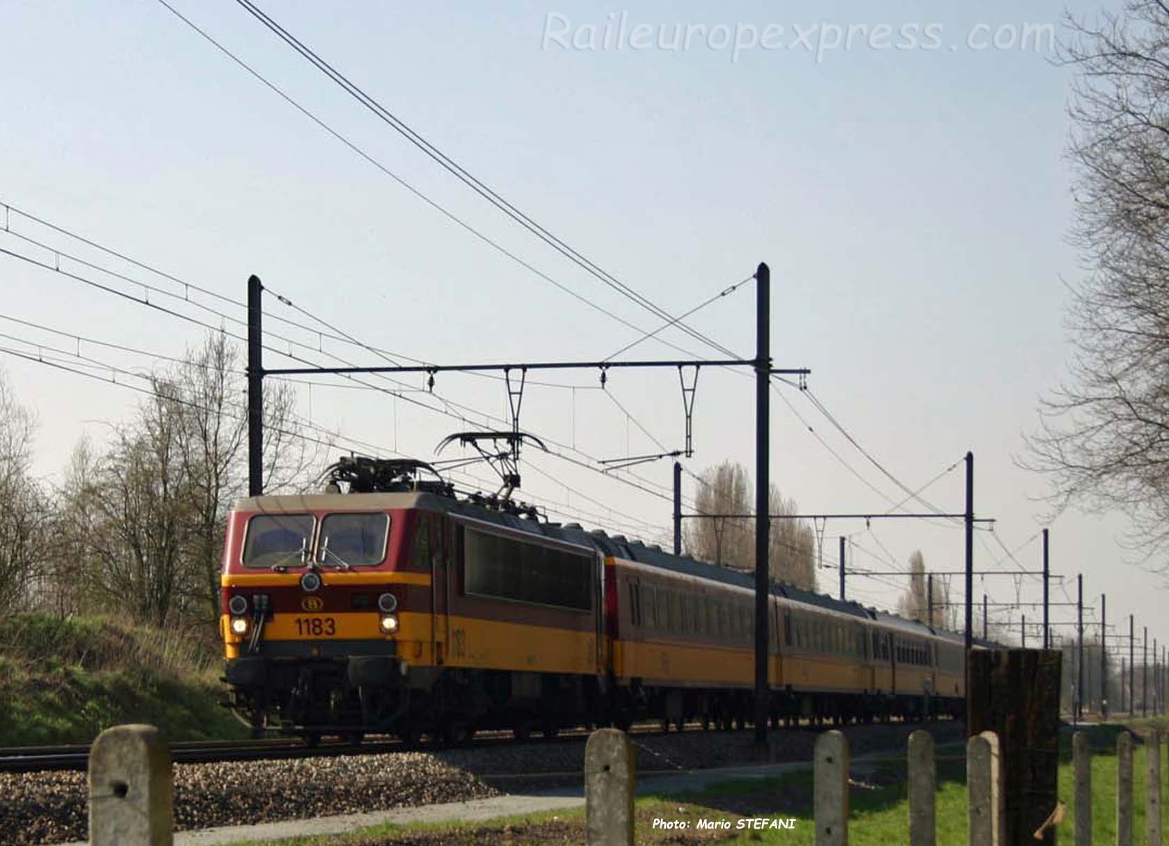 HLE 1183 SNCB à Antwerpen airport (B)