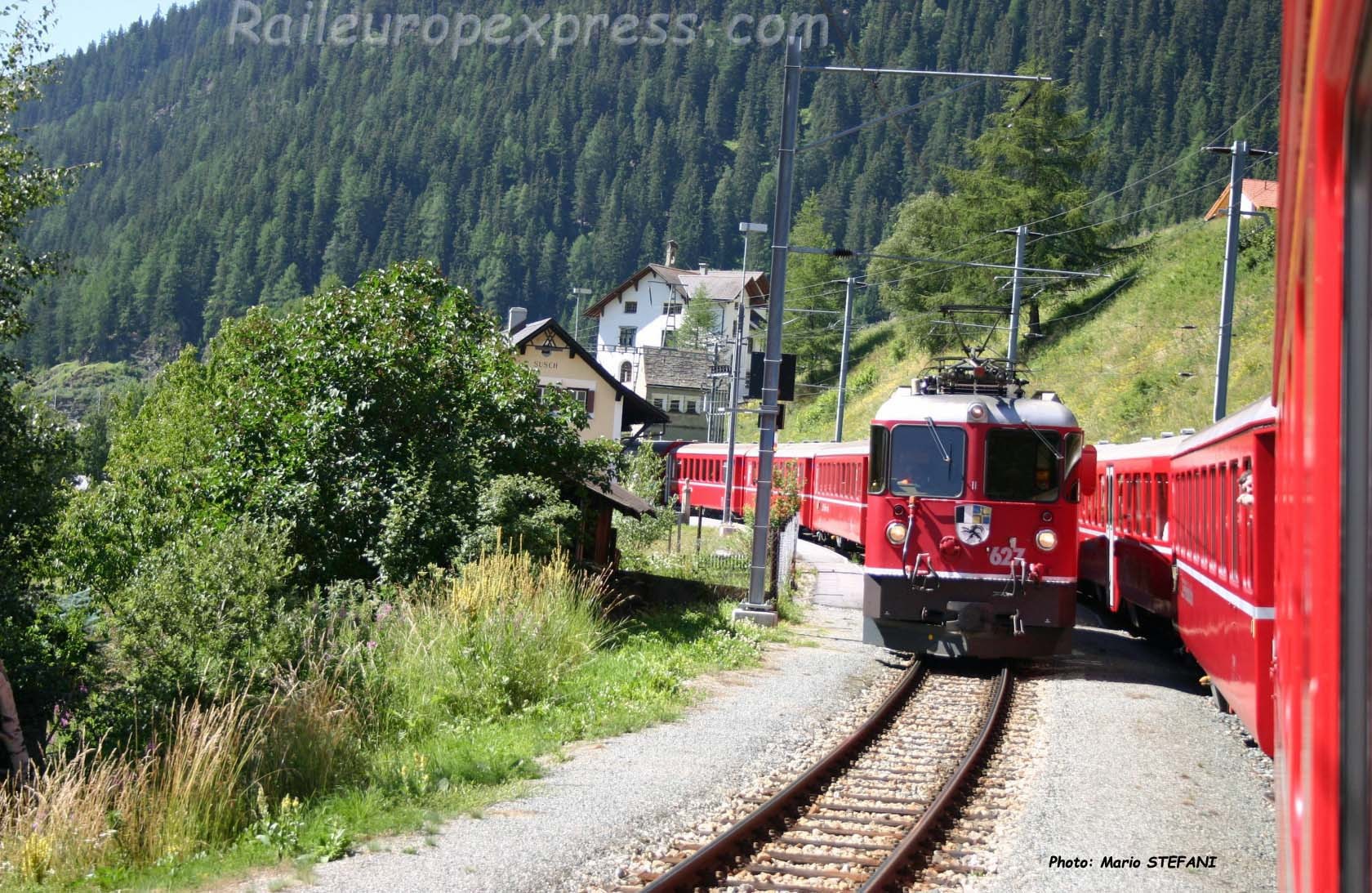 Ge 4/4 II 627 RhB à Susch (CH)