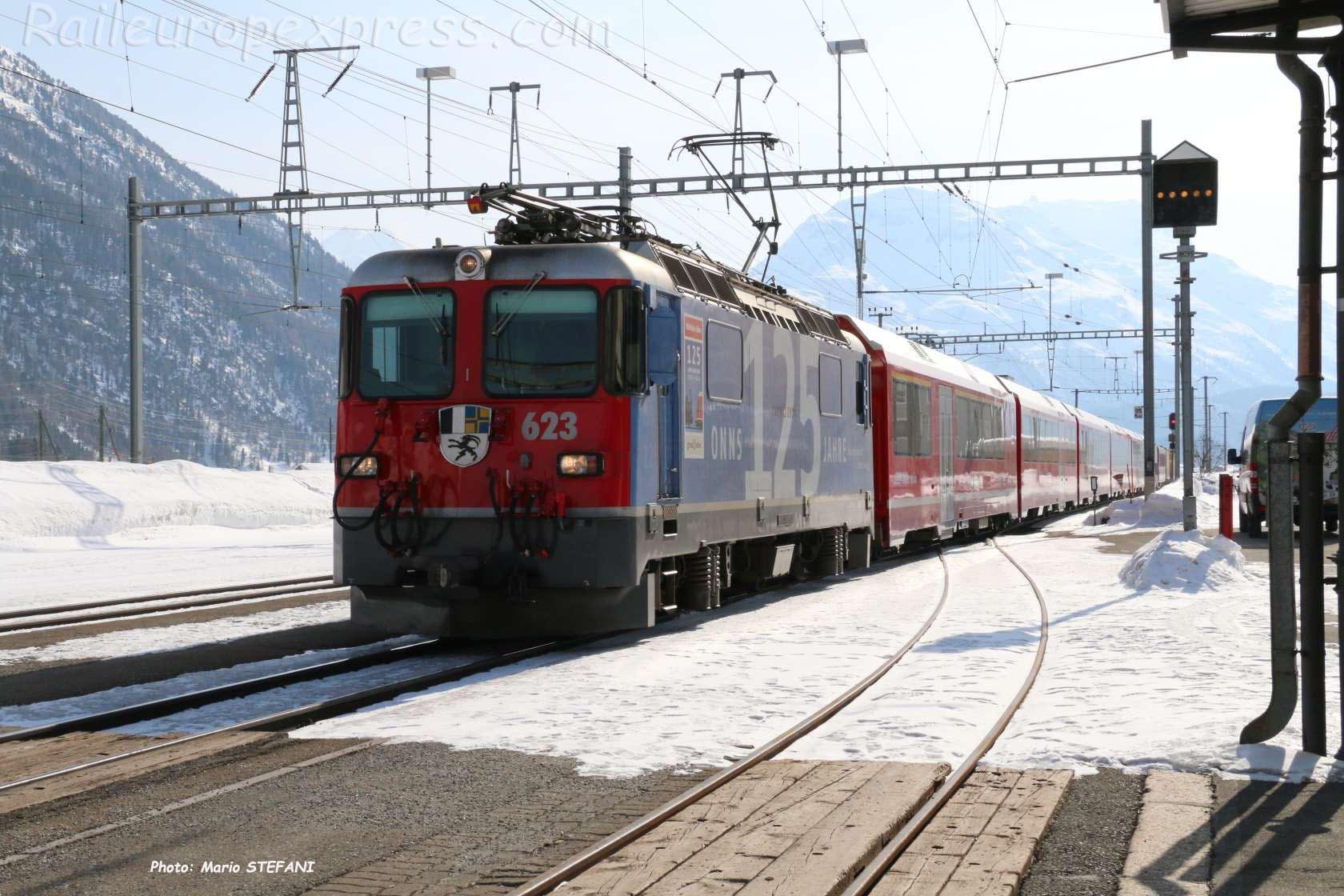 Ge 4/4 II 623 RhB à Bever (CH)