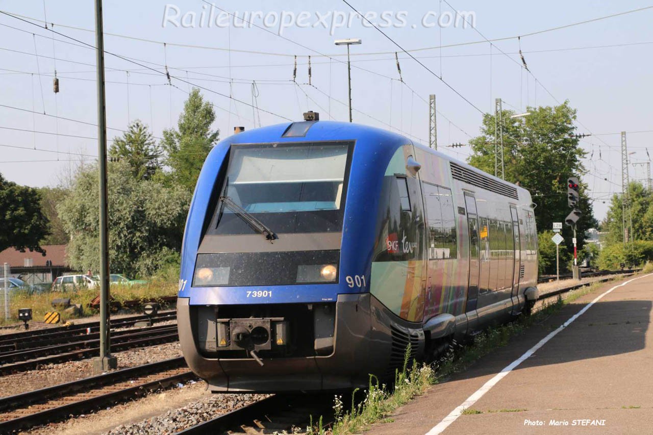 X 73901 SNCF à Müllheim (D)