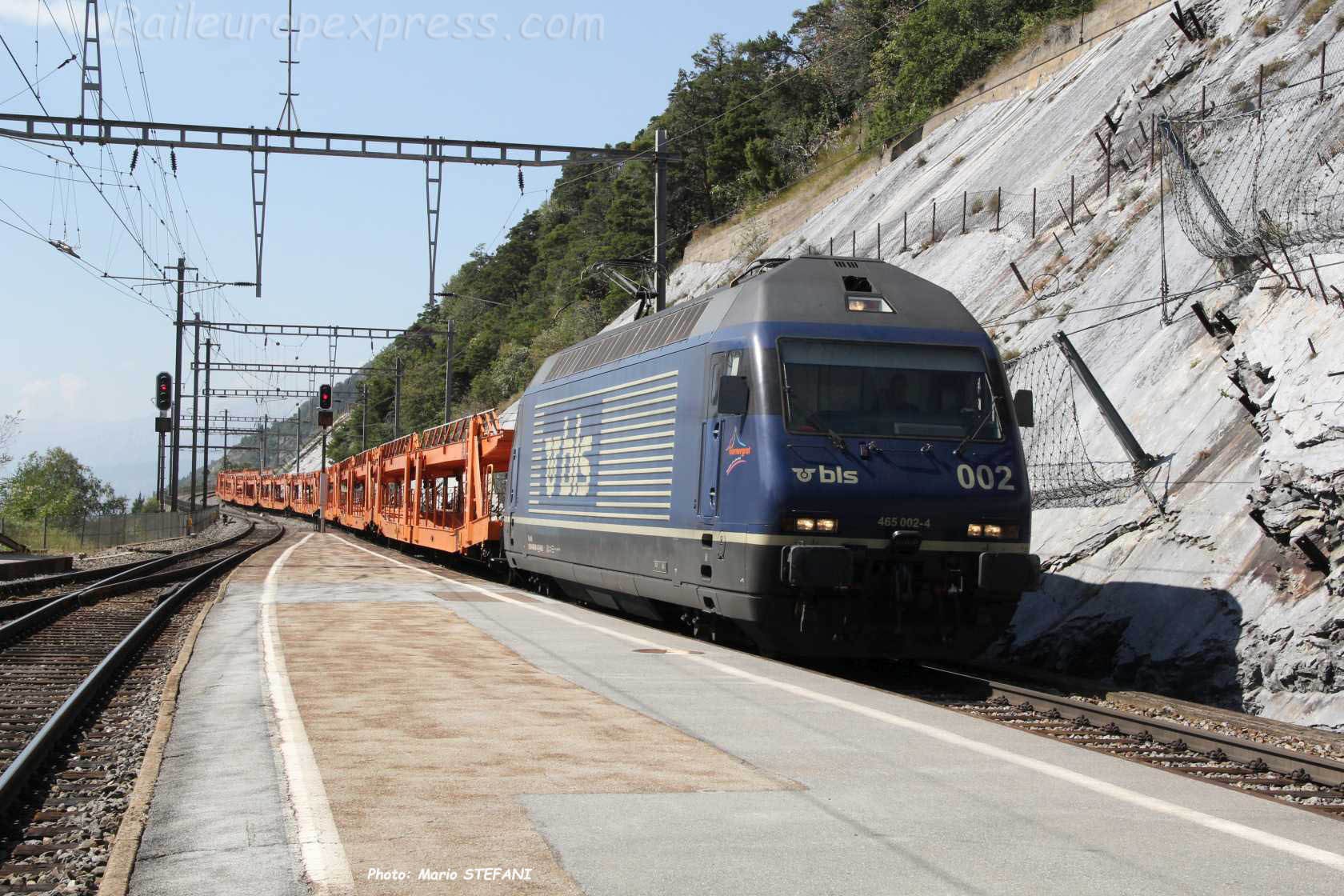 Re 465 002-4 BLS à Hohtenn (CH)