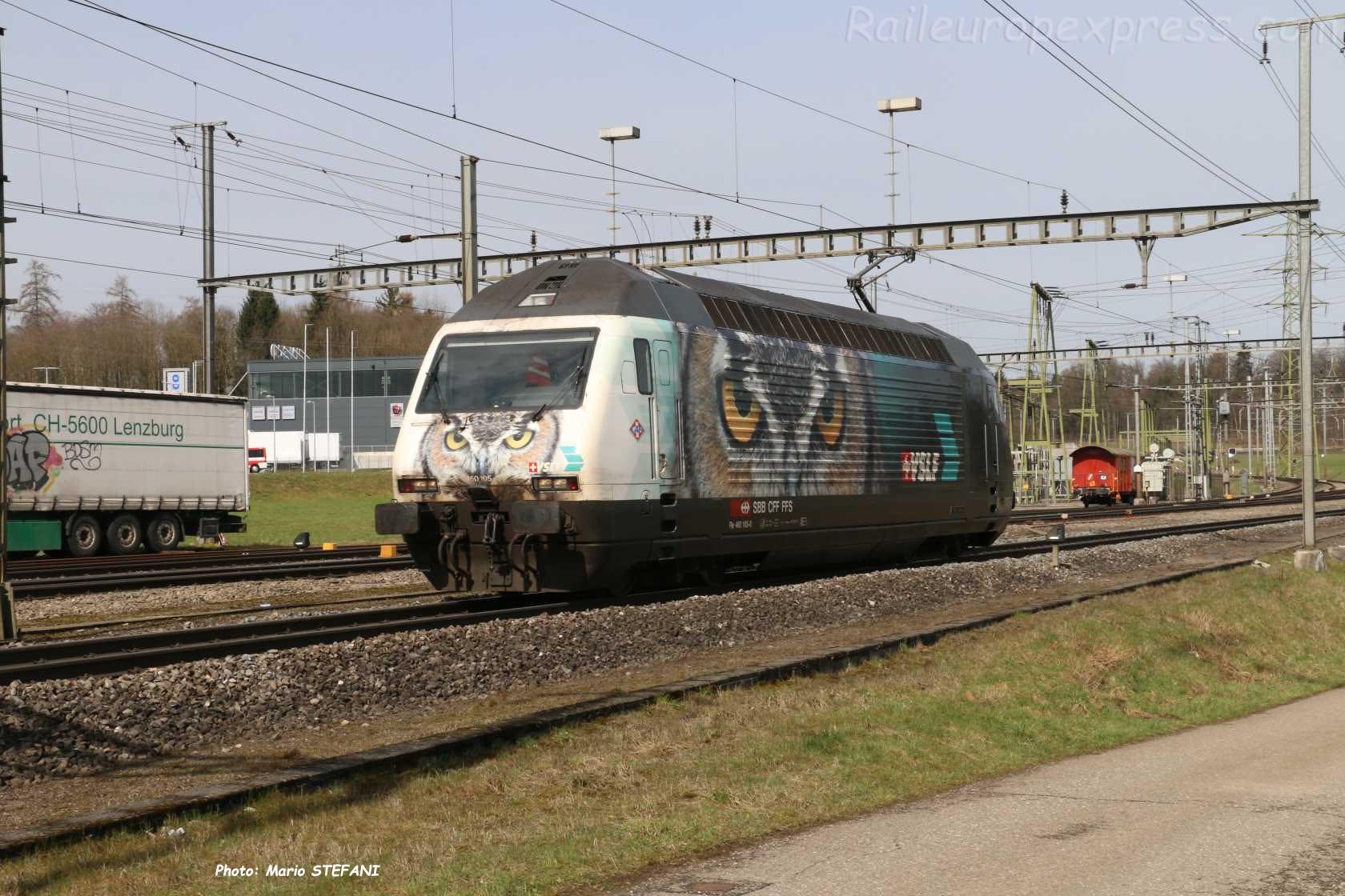 Re 460 105-0 CFF à Hendschiken (CH)