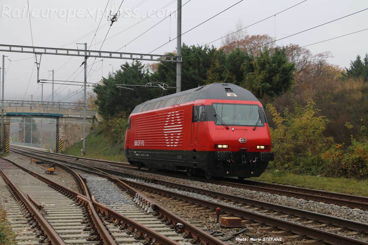 Re 460 CFF à Boudry (CH)