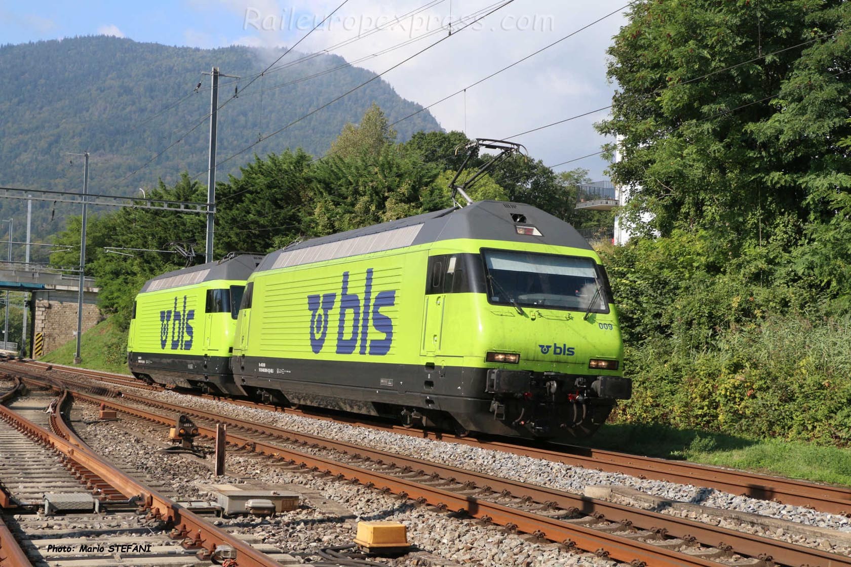 Re 465 009 BLS à Boudry (CH)