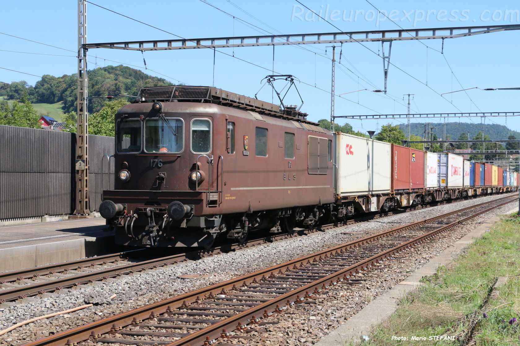 Re 4/4 176 BLS à Gelterkinden (CH)