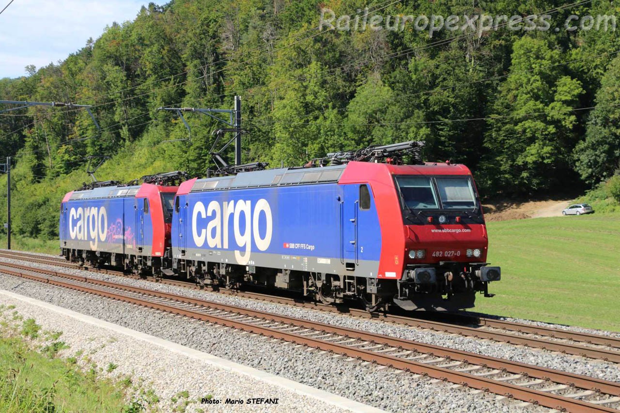 Re 482 027-0 CFF à Tecknau (CH)