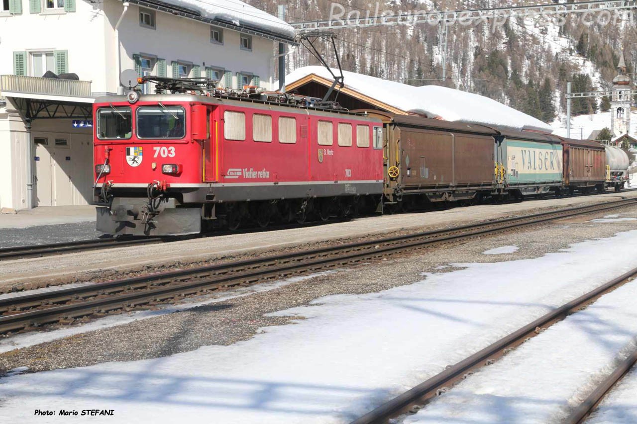 Ge 6/6 II 703 RhB à Bever (CH)