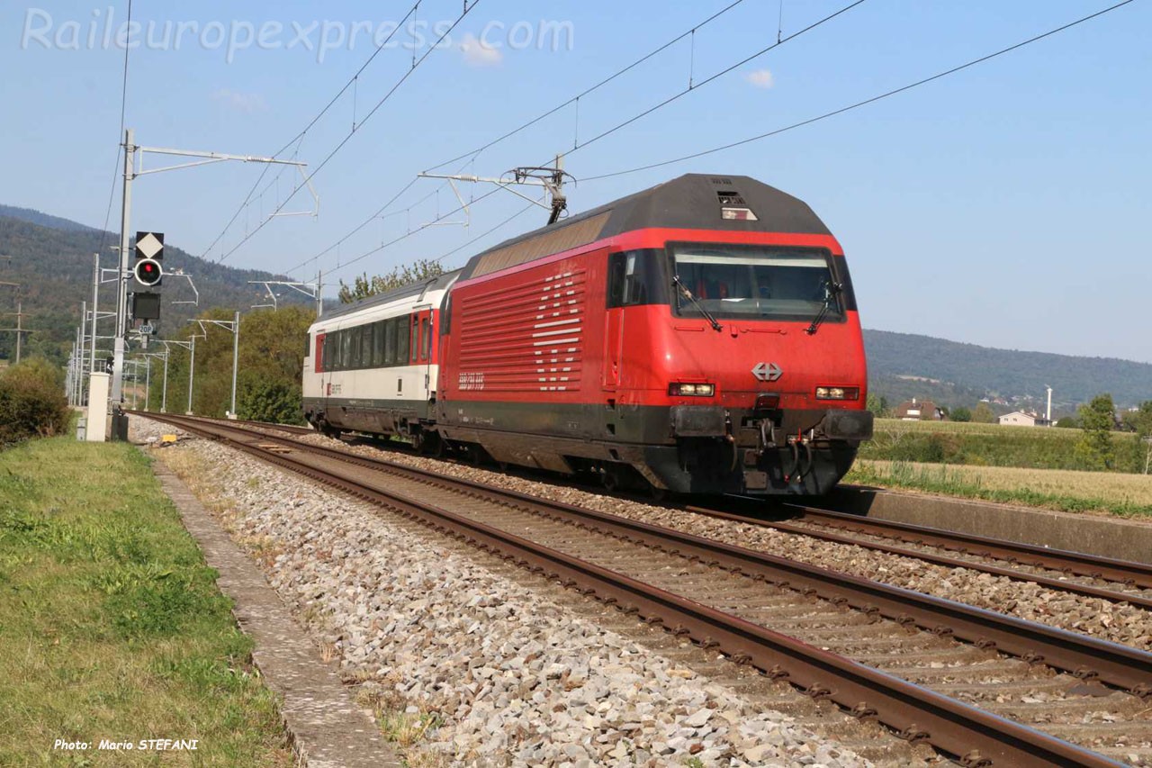 Re 460 CFF à Perreux (CH)