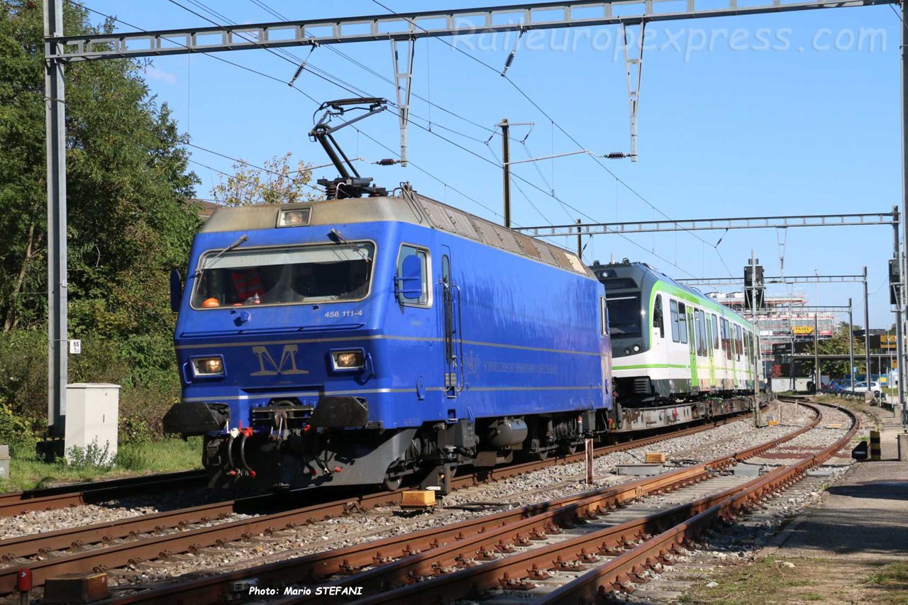 Re 456 111-4 M à Boudry (CH)