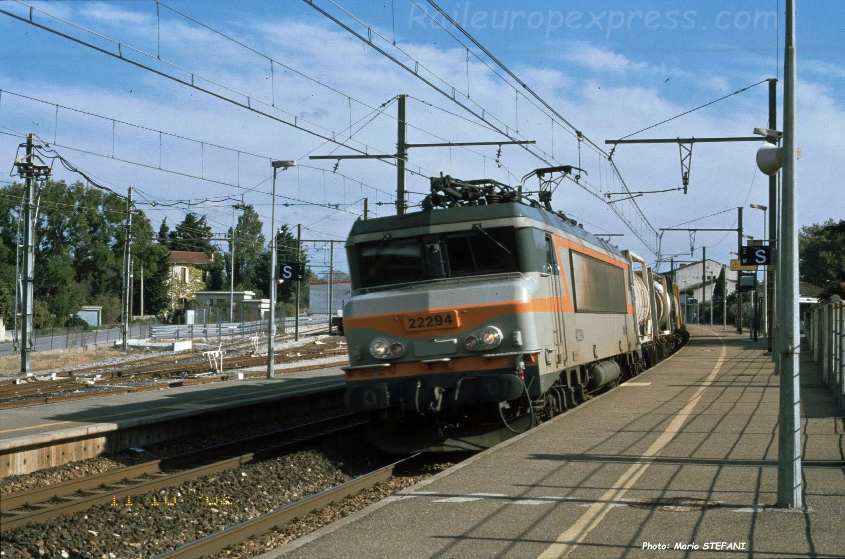 BB 22294 SNCF à Orange (F-84)