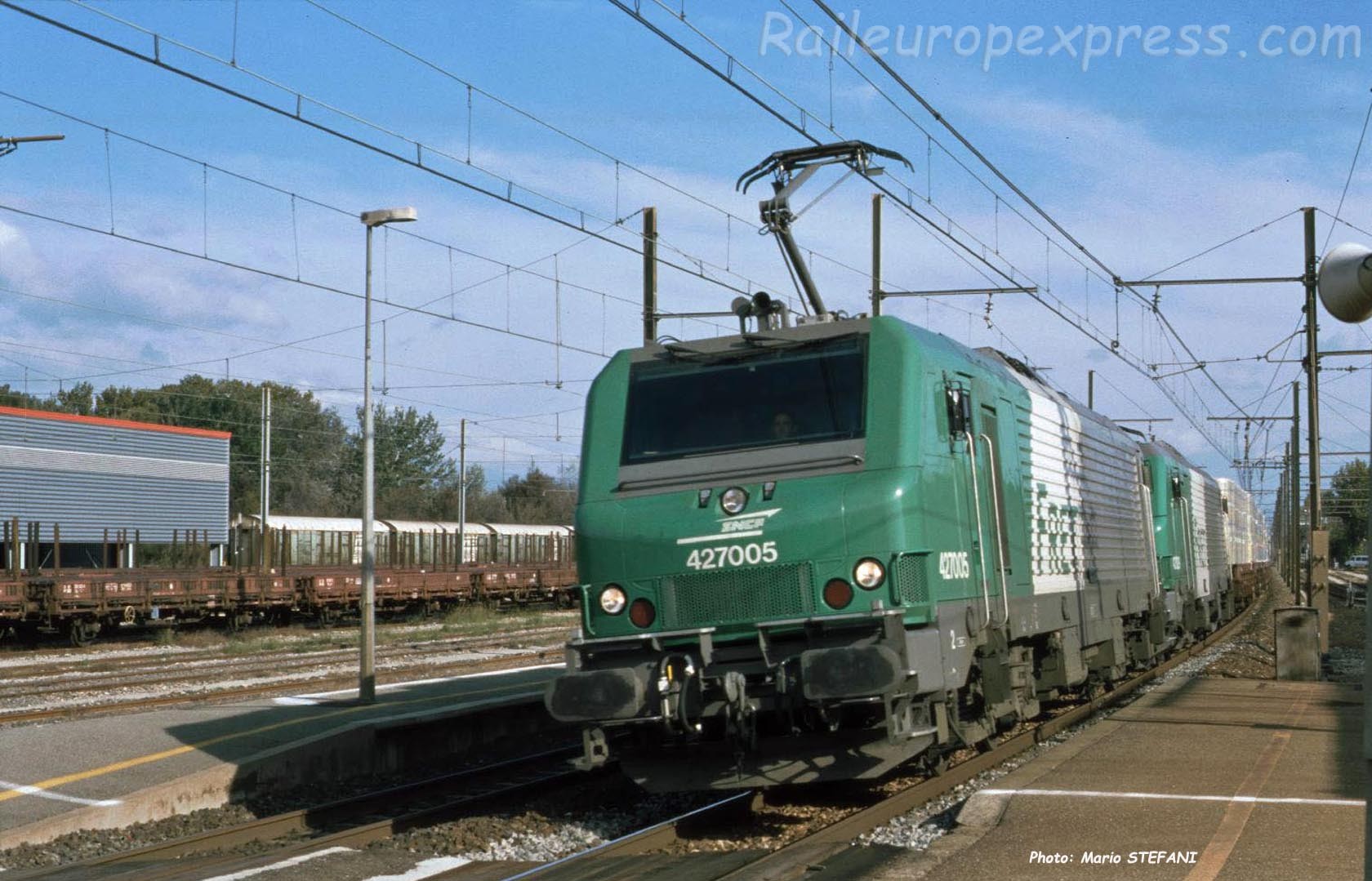 BB 27005 SNCF à Orange (F-84)