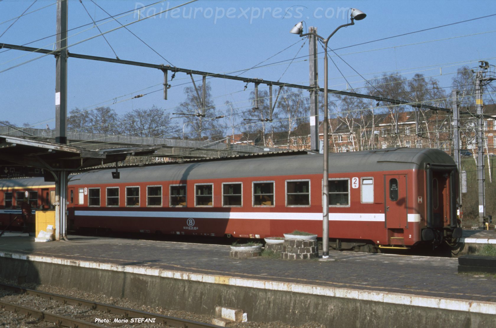 B 10 UIC Y SNCB à Leuwen (B)