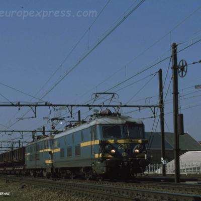 HLE 2362 SNCB à Antwerpen Oost (B)
