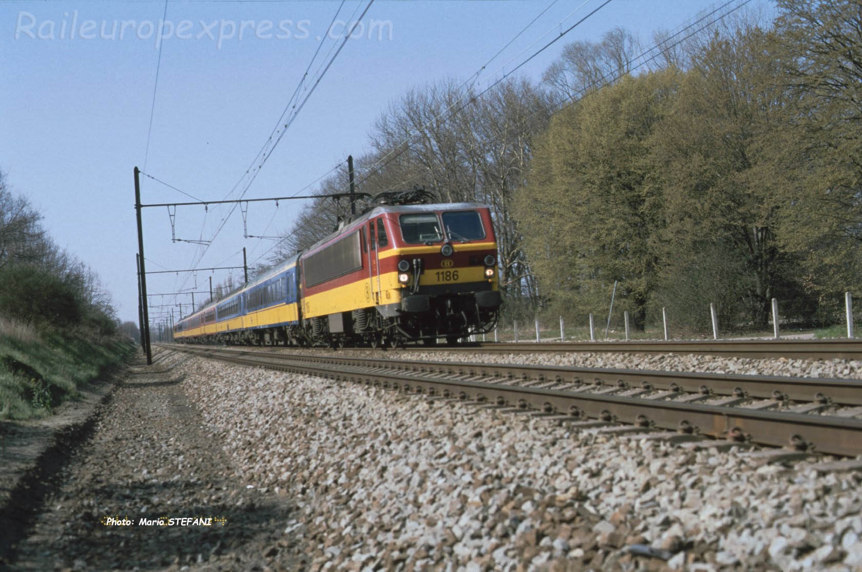 HLE 1186 SNCB à Antwerpen Airport (B)