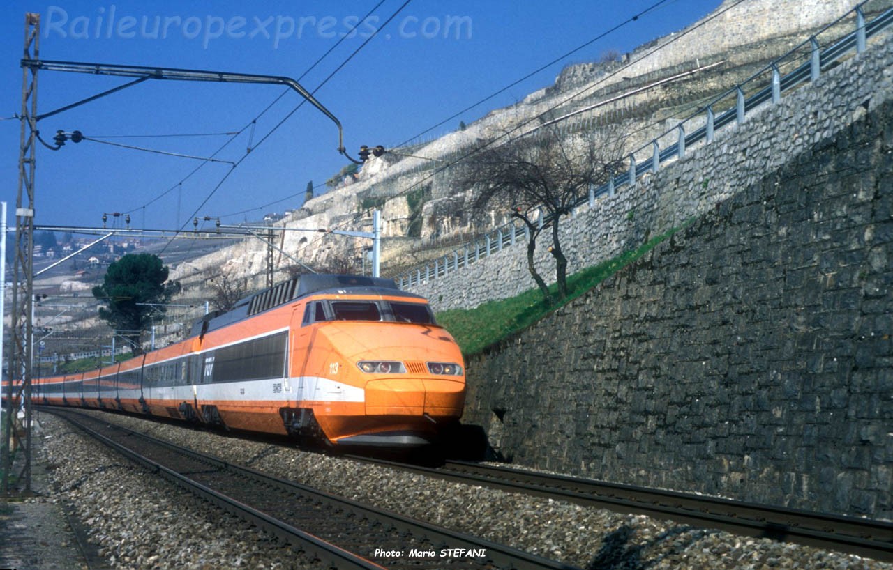 TGV SNCF à Saint Saphorin (CH)