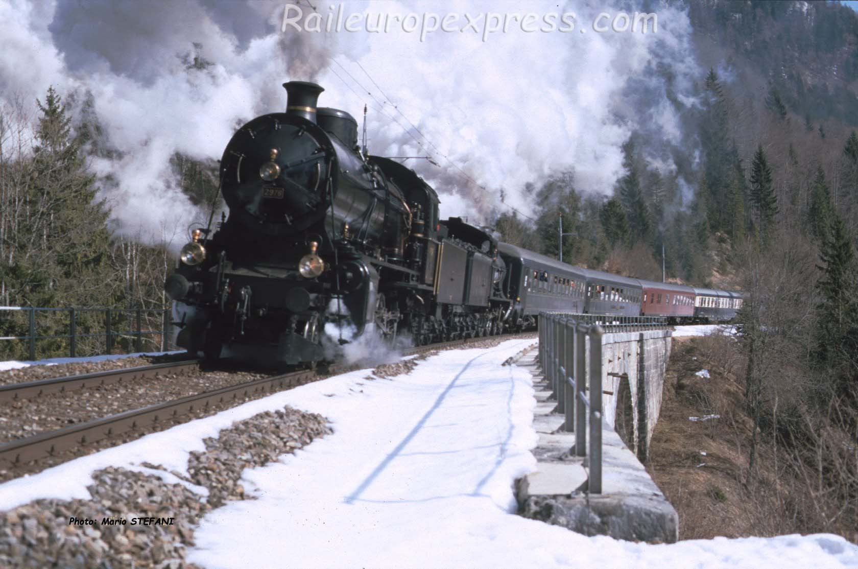 C 5/6 2978 CFF au Pont de la Tour (CH)