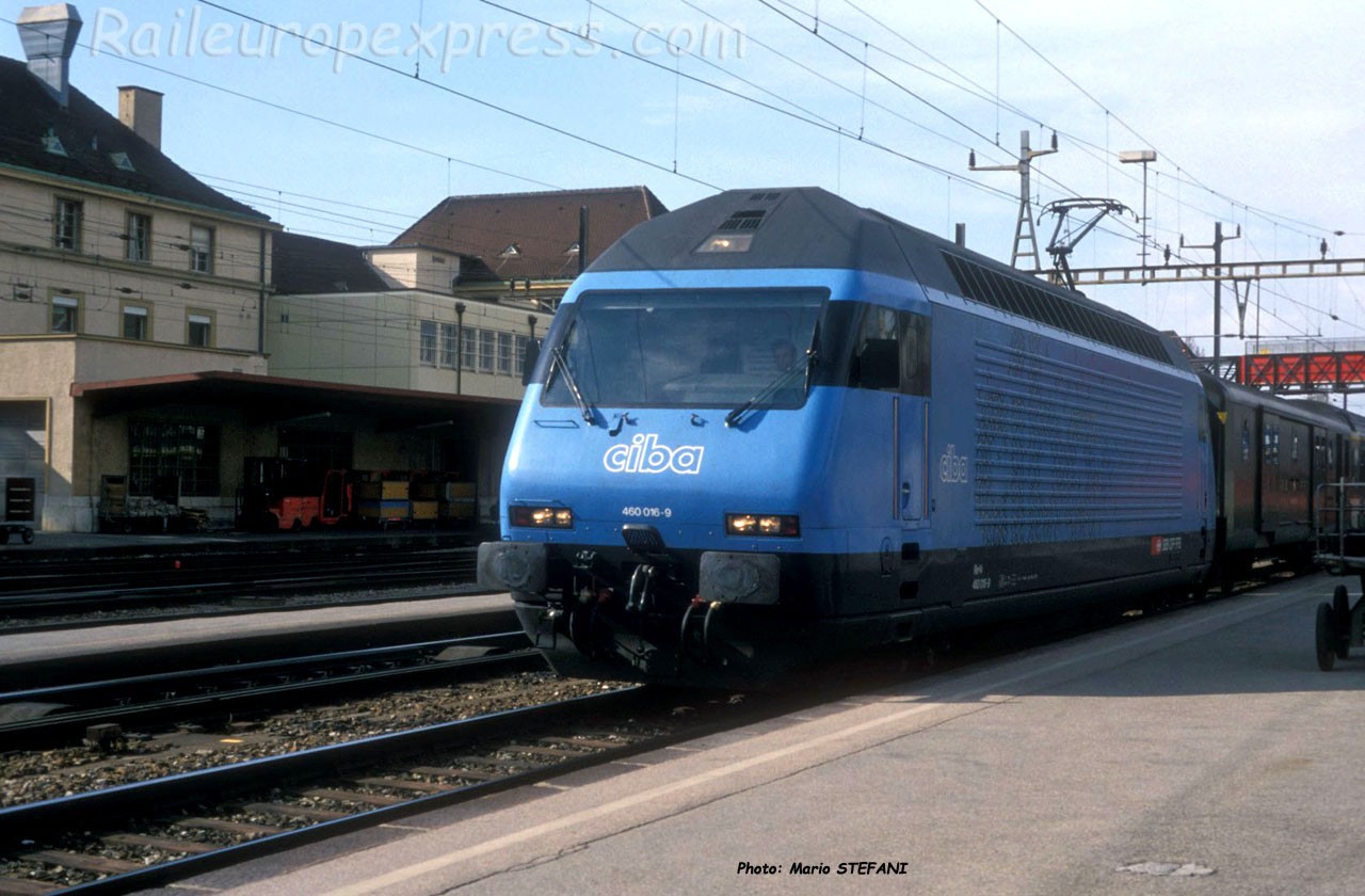 Re 460 016-9 CFF à Neuchâtel (CH)