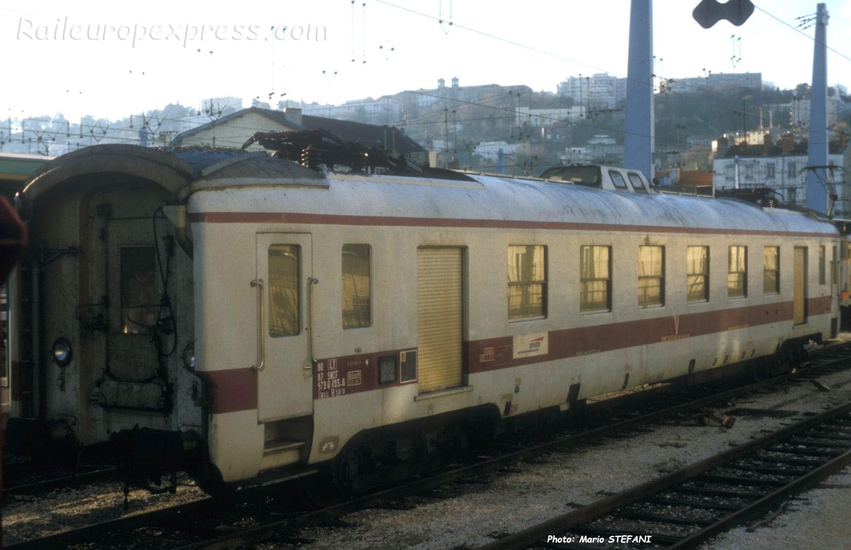 Wagon graisseur de caténaire à Lyon (F-69)