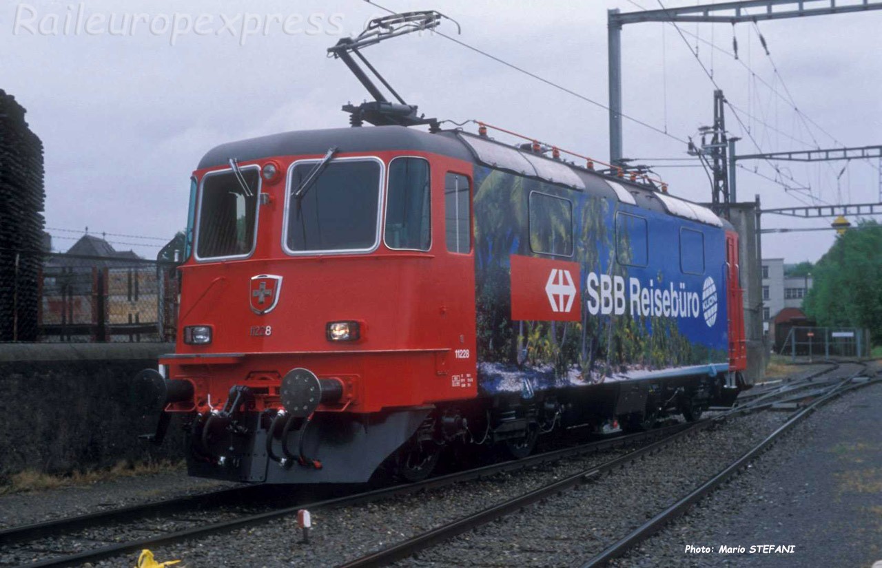 Re 4/4 II 11228 CFF à Yverdon (CH)