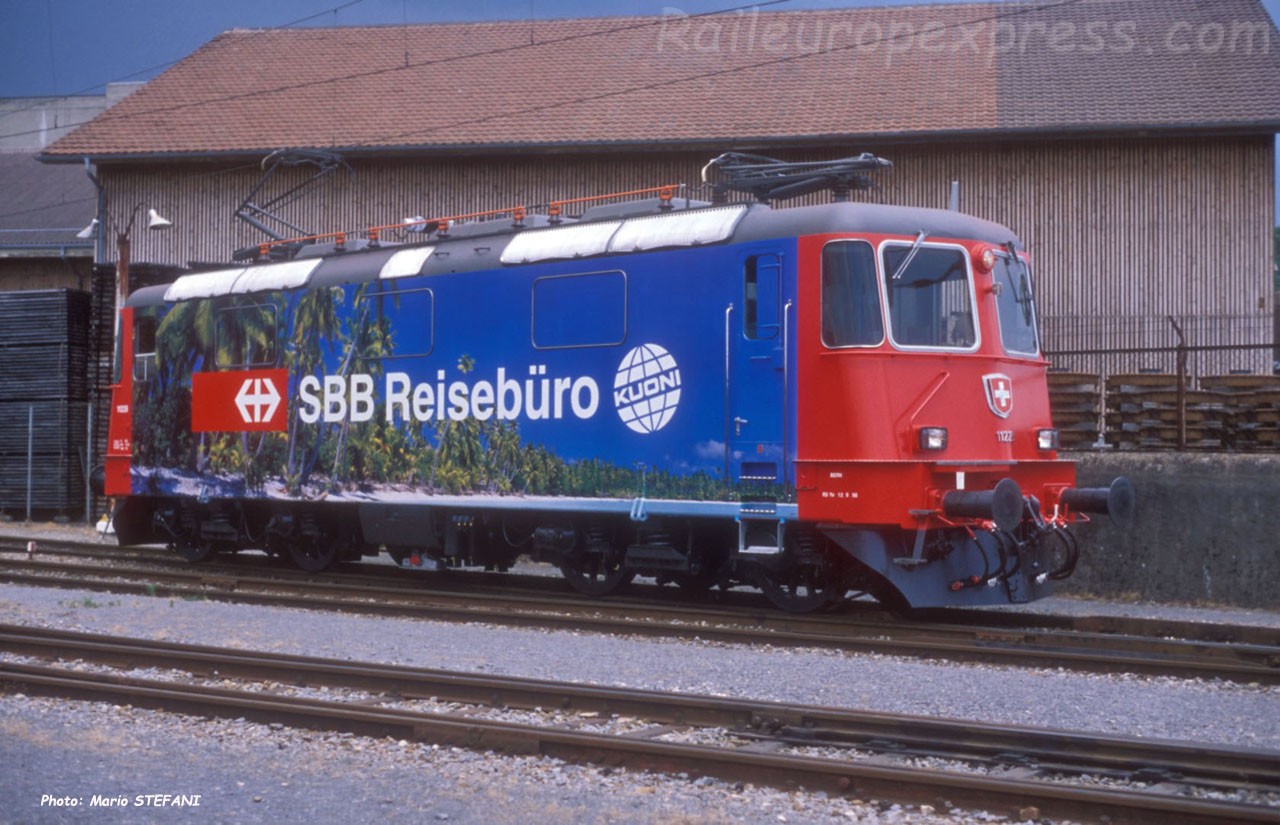 Re 4/4 II 11228 CFF à Yverdon (CH)